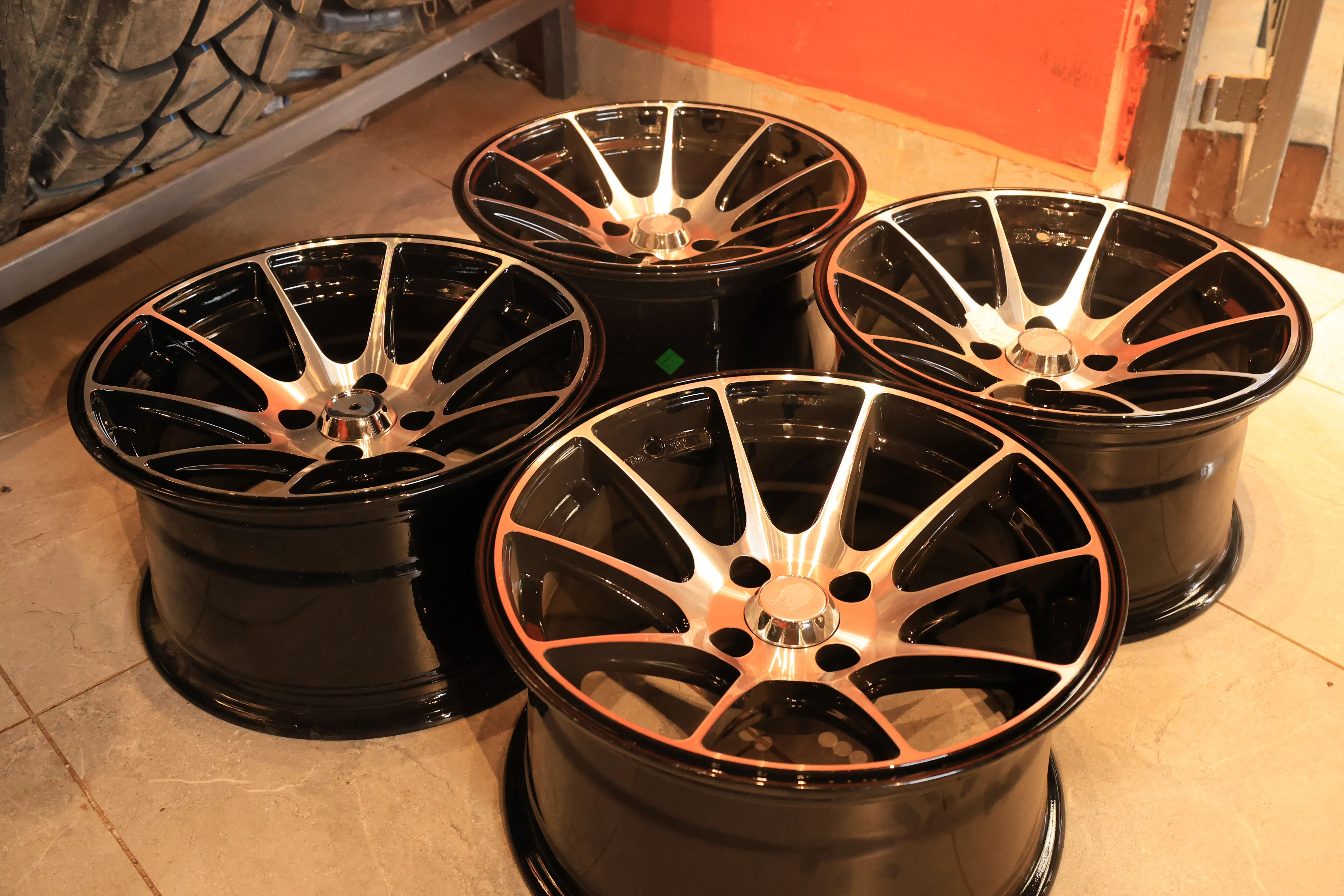 Deep-dish concave alloy sports rims